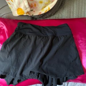 Lululemon black mini skirt